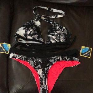 BNWT Fabletics Bikini w/Reversible Bottom XL